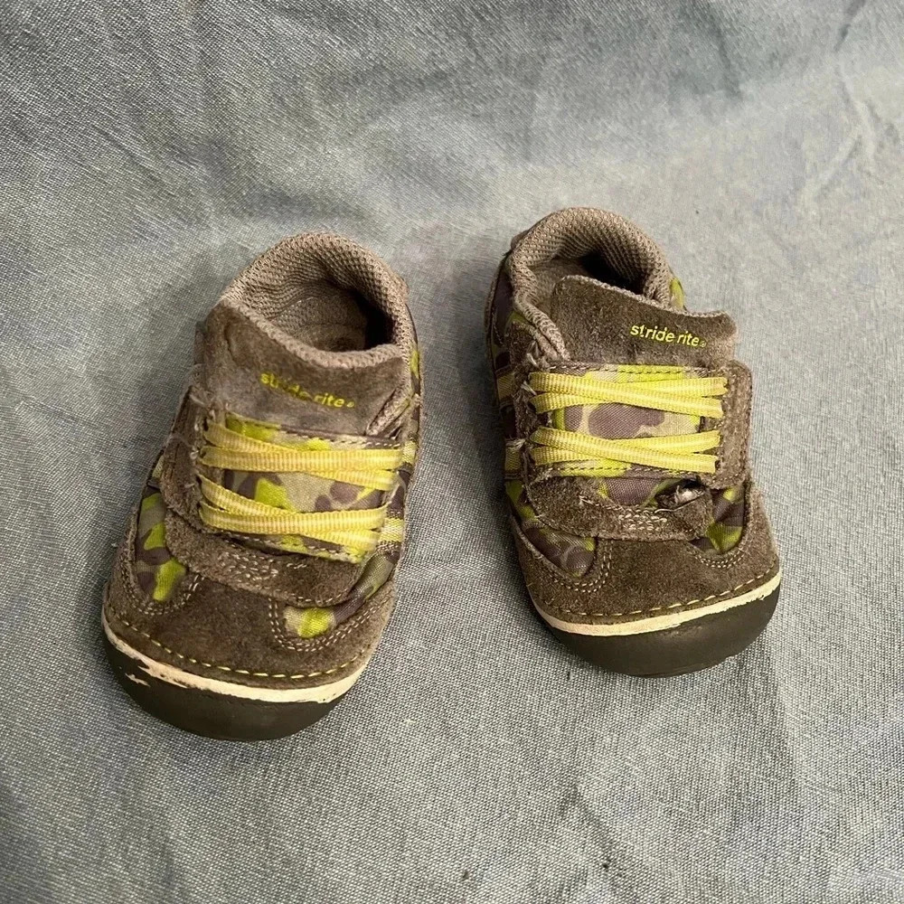 STRIDE RITE Sneakers